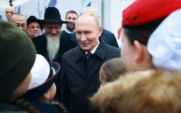 putin fetita piata rosie putin fetita piata rosie