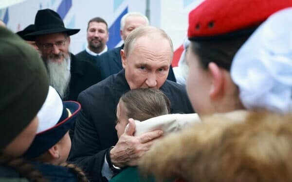 putin fetita piata rosie putin fetita piata rosie