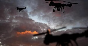 Ucraina lansează în luptă „dronele-mamă” cu inteligență artificială. O nouă eră a războiului automatizat