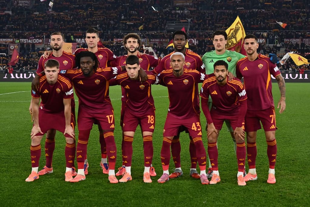 Idee simpatică pentru anunțul titularilor din partida cu Como » Ce a pus AS Roma în locul pozelor jucătorilor!