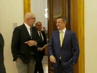 PSD îngroapă, parțial, securea războiului pe Pachetul 2, dar o ascute aprig pe cea pentru Primăria Capitalei