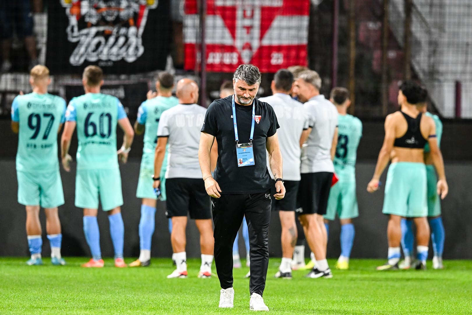 SuperLiga: UTA Arad trimite 6 jucători la echipele naționale. Problemă pentru Adrian Mihalcea