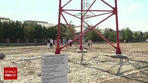 Revoltă într-o comună din Prahova unde a fost montată o antenă 5G, lângă case. „Nu știu dacă radiază sau nu, nu avem nevoie”