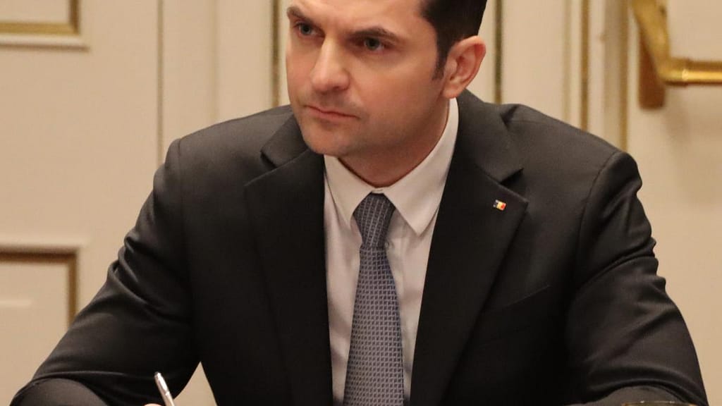 Burduja: Nu apreciez „idioții utili” care fac jocul Moscovei! / Succesorii mei să apese pedala de accelerație privind stocarea!