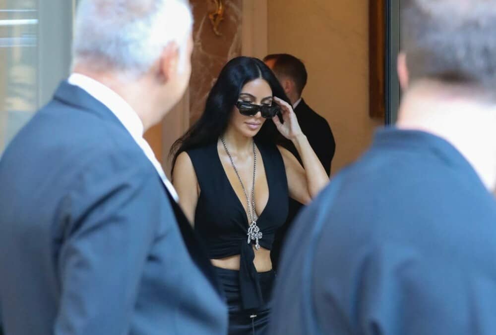 Kim Kardashian și fiica ei North West au atras toate privirile la Roma. Ținuta excentrică a adolescentei de 12 ani. FOTO - Imaginea 16