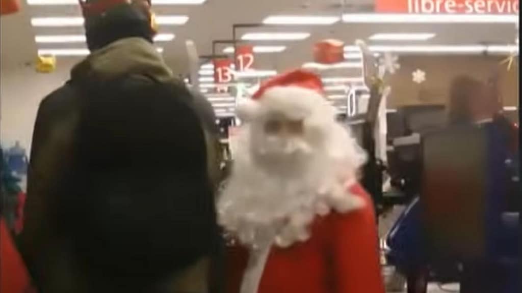 Un grup de „Moși Crăciun și elfi” a jefuit un supermarket din Montreal pentru a ajuta persoanele nevoiașe