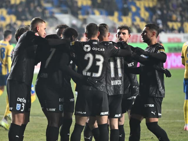 Petrolul -2, ACUM, pe Digi Sport 1. Nsimba a marcat o ”dublă”! Etim a avut un gol anulat