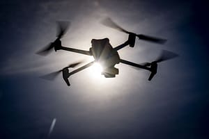 Finlanda cere bani europeni ca să poată monitoriza granița cu Rusia. Ce fel de drone vrea să cumpere