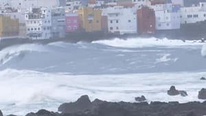 Tragedie în Tenerife, după un val devastator: Doi români au murit. ”Da, el este bărbatul”