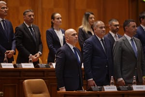 Cât să ne enervăm pe Guvernul cu 5 vicepremieri și de ce mereu miroase a parfum când compari cu mucegai