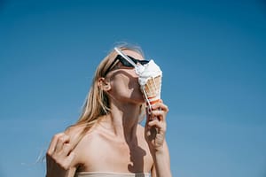 Nu orice SPF e ok dacă ai acnee! Ce cremă recomandă specialiștii. O găsești doar în farmacii