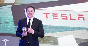 Acțiunile Tesla, scădere majoră pe fondul scandalului dintre Trump și Musk