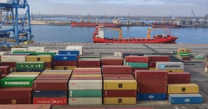 Beijingul se prezintă drept noul garant al comerțului global. China își exportă nu doar bunurile, ci și deflația
