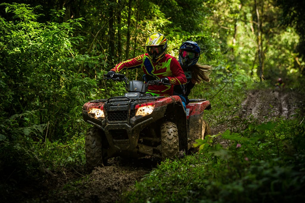 De ce este ATV-ul printre cele mai periculoase vehicule. Riscurile la care te expui când te urci pe „monstruleț“ / video