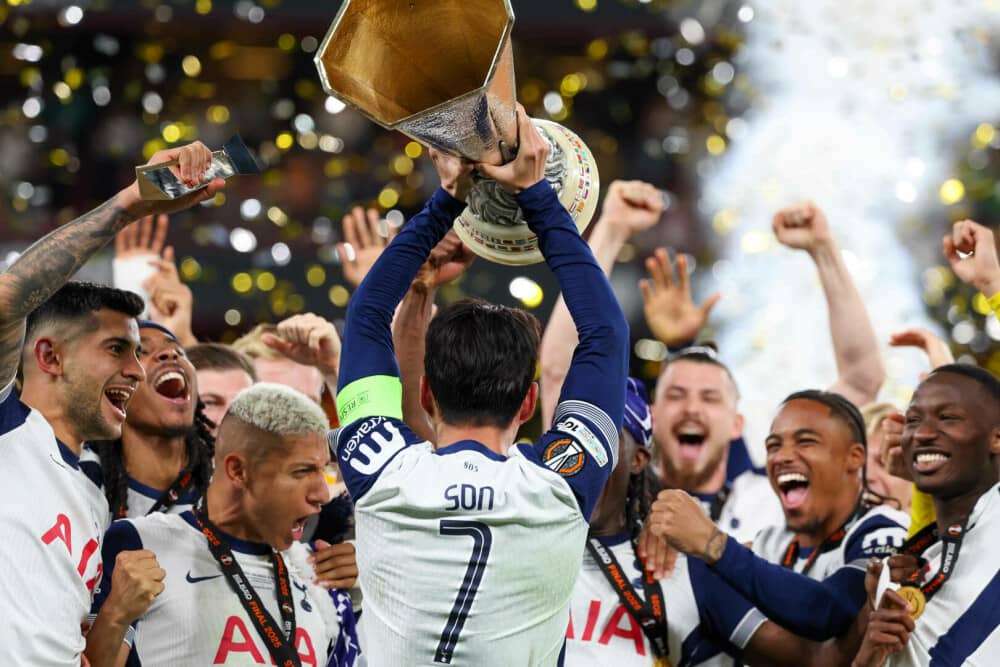 Tottenham, echipa lui Radu Drăgușin, a câștigat Europa League. A învins în finală cu 1-0 pe Manchester United. FOTO - Imaginea 17