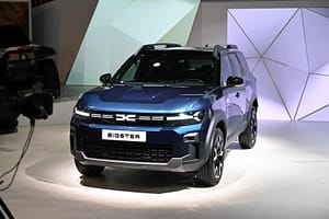 Motorul hibrid de pe Dacia Bigster ajunge pe două modele Renault, dar cu o modificare. Prețurile în România sunt mai mici decât la Dacia