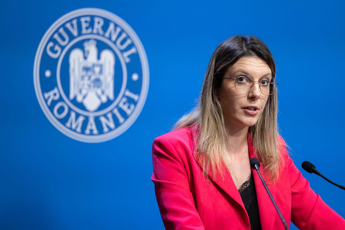 Diana Buzoianu, ministrul Mediului FOTO gov.ro