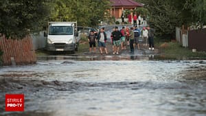 Cod galben de inundaţii pe râuri din şapte judeţe, până la miezul nopţii. Avertismentul hidrologilor