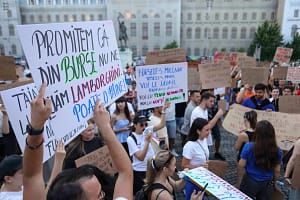 Critici de la vârful PSD, după ce Daniel David le-a spus studenților să-și ia joburi part-time. „Viața în București sau Cluj este obscen de scumpă”