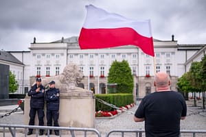 Polonia, în pragul turului decisiv al prezidențialelor. Cine conduce în sondaje înainte de alegeri