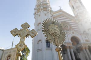 Patriarhia Română, luare de poziție după ce la mormântul părintelui Ilie Lăcătușu a fost adus steagul Mișcării Legionare