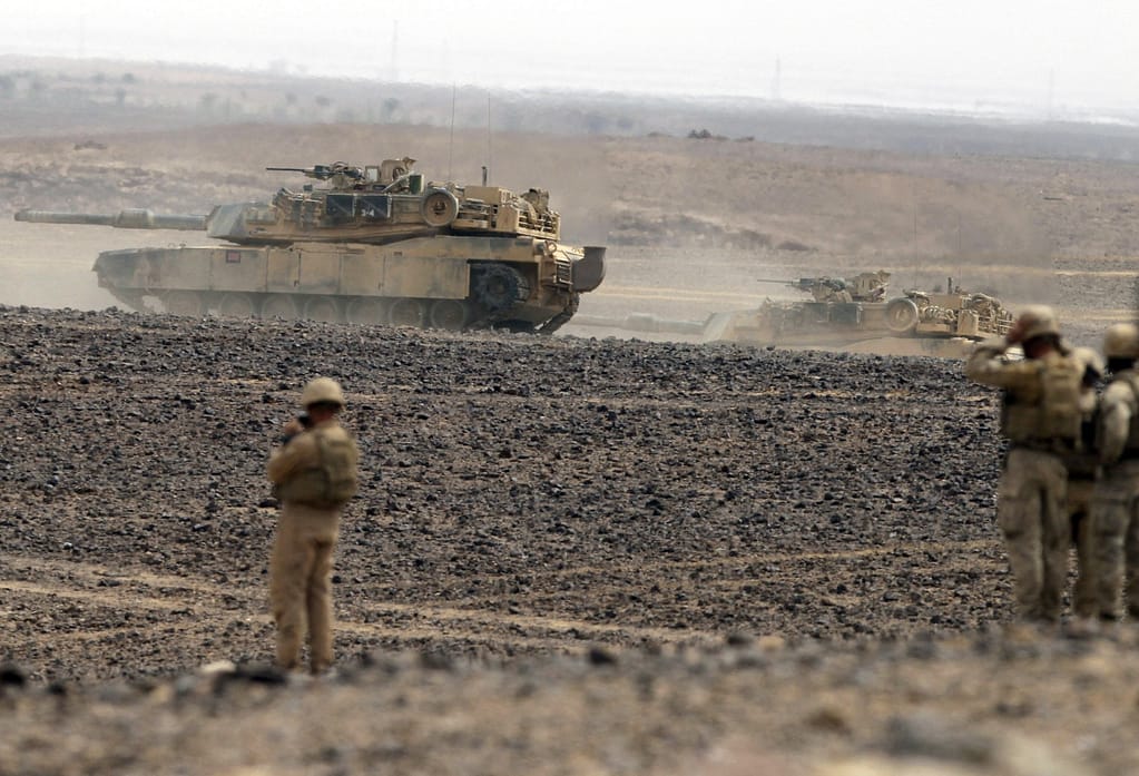 SUA își retrag o parte din trupele de la bazele din Orientul Mijlociu, Iranul amenință cu riposta în cazul unui atac / O intervenție militară, tot mai probabilă. Doi oficiali europeni dau și un termen