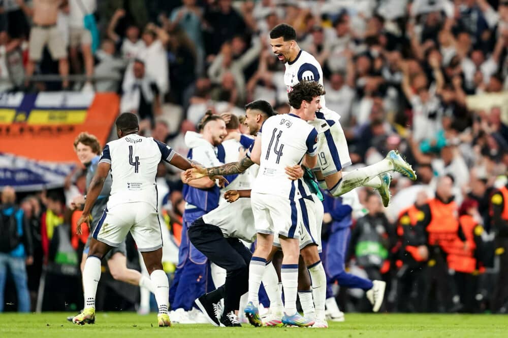 Tottenham, echipa lui Radu Drăgușin, a câștigat Europa League. A învins în finală cu 1-0 pe Manchester United. FOTO - Imaginea 12