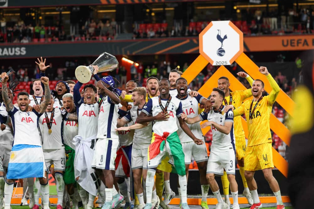 Tottenham, echipa lui Radu Drăgușin, a câștigat Europa League. A învins în finală cu 1-0 pe Manchester United. FOTO - Imaginea 13