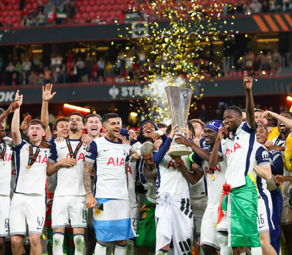 Tottenham, echipa lui Radu Drăgușin, a câștigat Europa League. A învins în finală cu 1-0 pe Manchester United. FOTO - Imaginea 14