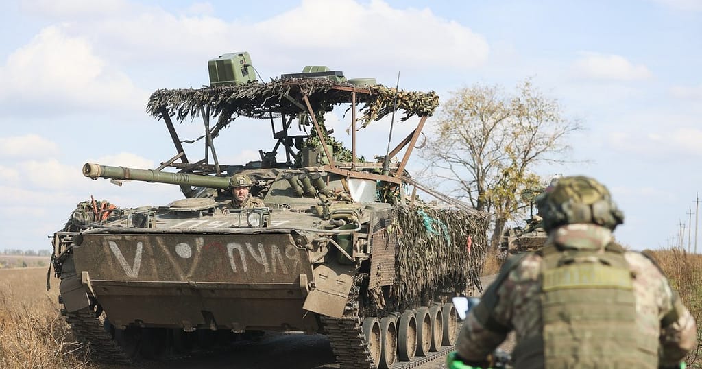 Soldații din prima linie descriu tacticile rusești de infiltrare dincolo de apărarea ucraineană