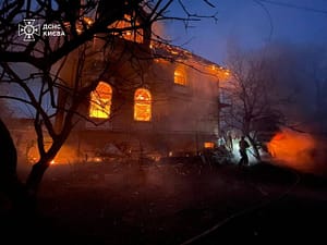 Zelenski a răbufnit după atacul rușilor cu 40 de rachete, inclusiv Kinjal, Iskander și Kalibr, și cu 500 de drone: „Activitate bolnavă”