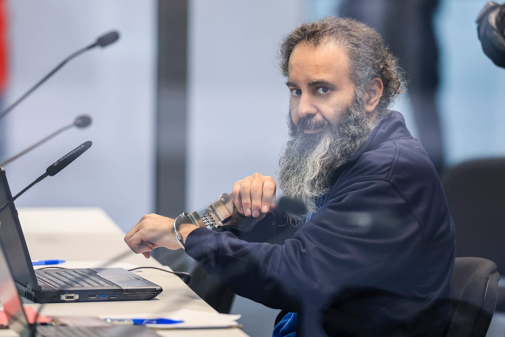 A început procesul bărbatului acuzat că a intrat intenționat cu mașina în târgul de Crăciun din Magdeburg. Șase oameni au murit și peste 300 au fost răniți