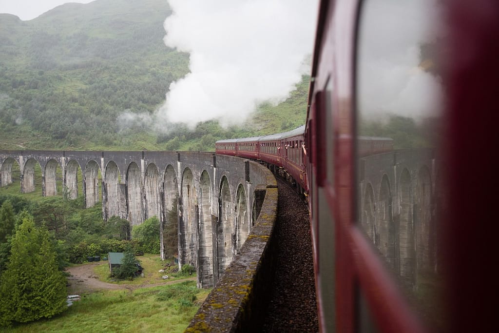 Kim Jong Un, în drum spre China cu un tren blindat care are 90 de vagoane. Pe drum, se va delecta cu vinuri franțuzești și homar proaspăt