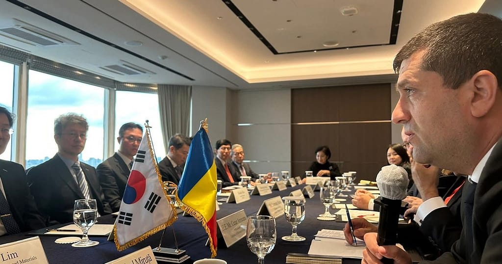 Diplomație pe banii gazdelor. Vizitele externe ale ministrului Economiei, plătite de Coreea de Sud și Arabia Saudită, stârnesc controverse