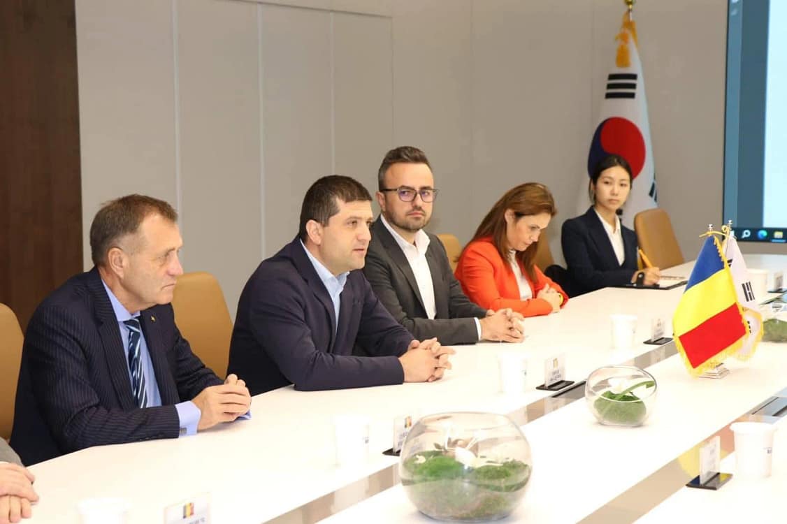 Radu Miruță, în timpul vizitei în Coreea de Sud. Sursa: Facebook