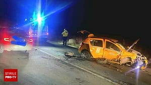Trei persoane, între care și o gravidă, au fost rănite într-un accident în Sibiu. Şoferul care a provocat accidentul a fugit