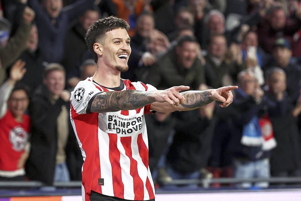 „Dennis Man a strălucit!” » Aplauze în Olanda pentru prestația de gală din PSV