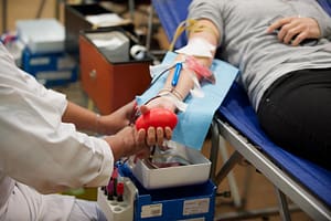 FIDELIS VI din 2025: în premieră, donatorii de sânge pot cumpăra titluri de stat și în euro