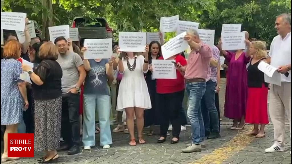 Cât ar economisi Guvernul după ce a tăiat sporul „de condiții vătămătoare”. Unii angajați ar putea pierde 1.200 de lei lunar