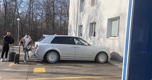 Mirel Rădoi îl umilește în parcare pe Mihai Rotaru. Patronul suferă teribil pentru faptul că nu poate concura cu antrenorul