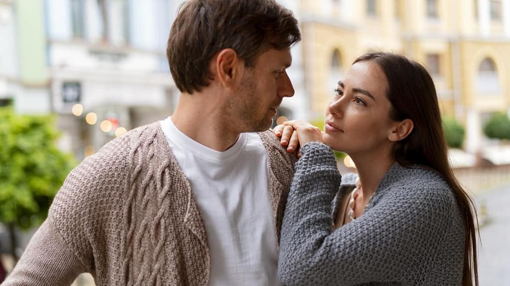 Triunghiul iubirii: Trendul care a făcut furori pe TikTok. De ce a fost preluat de psihologi și ce funcționează cu adevărat / video