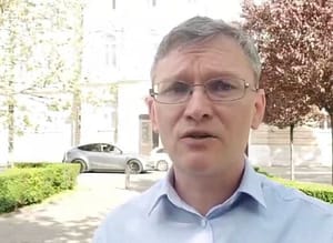Extremistul maghiar care face campanie pentru Nicușor Dan, deși legea îi interzice