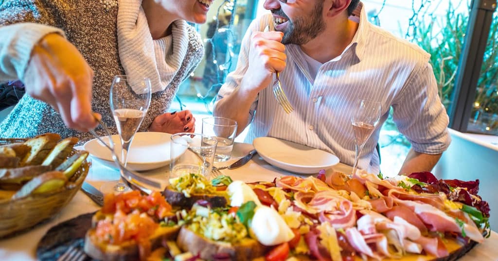 Cum să te bucuri de masa de Crăciun fără să-ți distrugi sănătatea. Secretele unui nutriționist dietetician