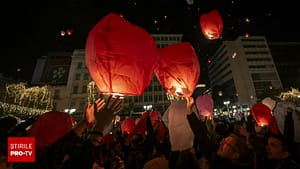 Sute de oameni au lansat lampioane cu dorințe în Atena. „Un moment magic pentru noi toți”