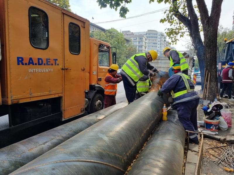 De ce nu au apă caldă peste 3.000 de blocuri din București, chiar dacă avaria majoră a fost remediată