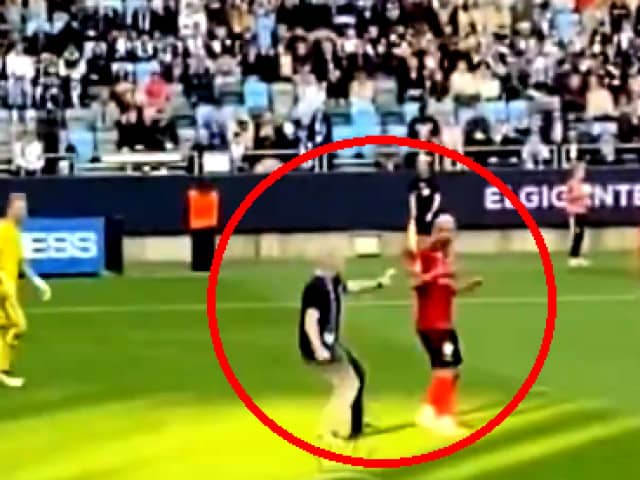 S-a furișat pe teren și a făcut un gest incalificabil! Meciul, întrerupt mai bine de o oră