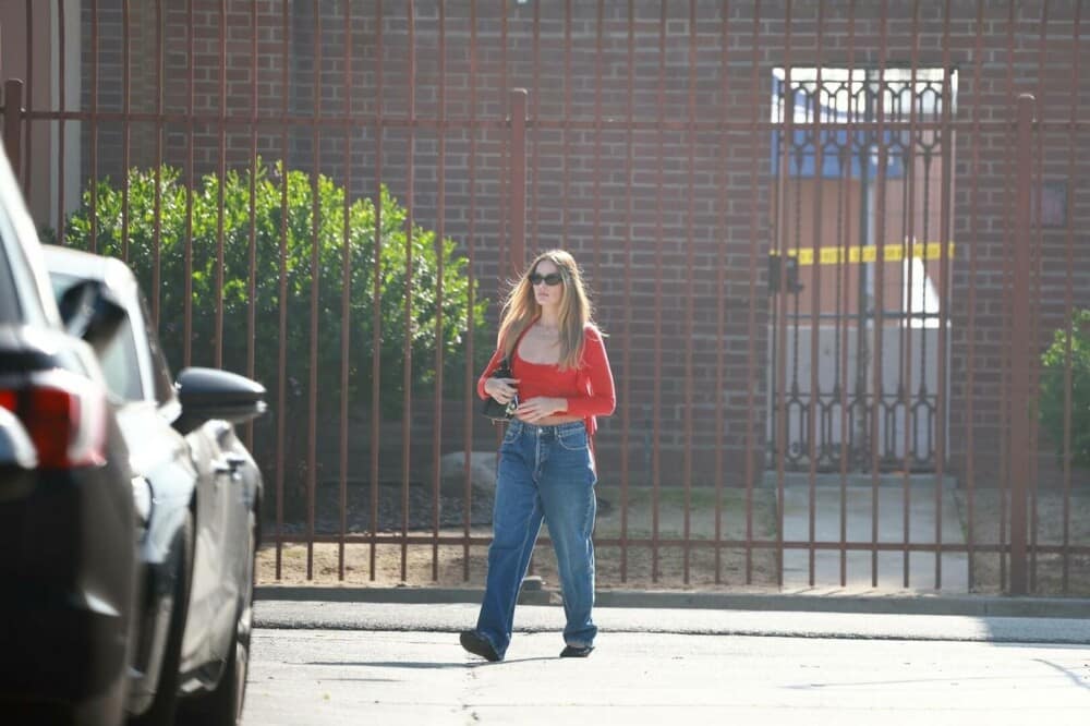 Margot Robbie, apariție discretă pe străzile din California, &icirc;ntre proiecte și pregătiri pentru următorul film. FOTO - Imaginea 2