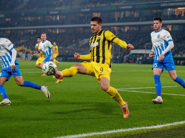 N-au mai suportat! Fanii Universității Craiova și-au vărsat nervii, după eliminarea din Conference League