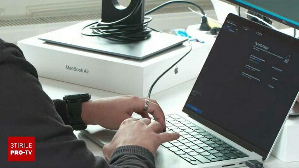 Cum ne protejăm de infracțiunile comise cu ajutorul inteligenței artificiale. Ghid lansat de Poliția Română