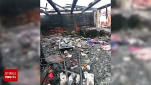 O familie cu 5 copii a rămas pe drumuri înainte de Anul Nou. Tot ce aveau a ars într-un incendiu